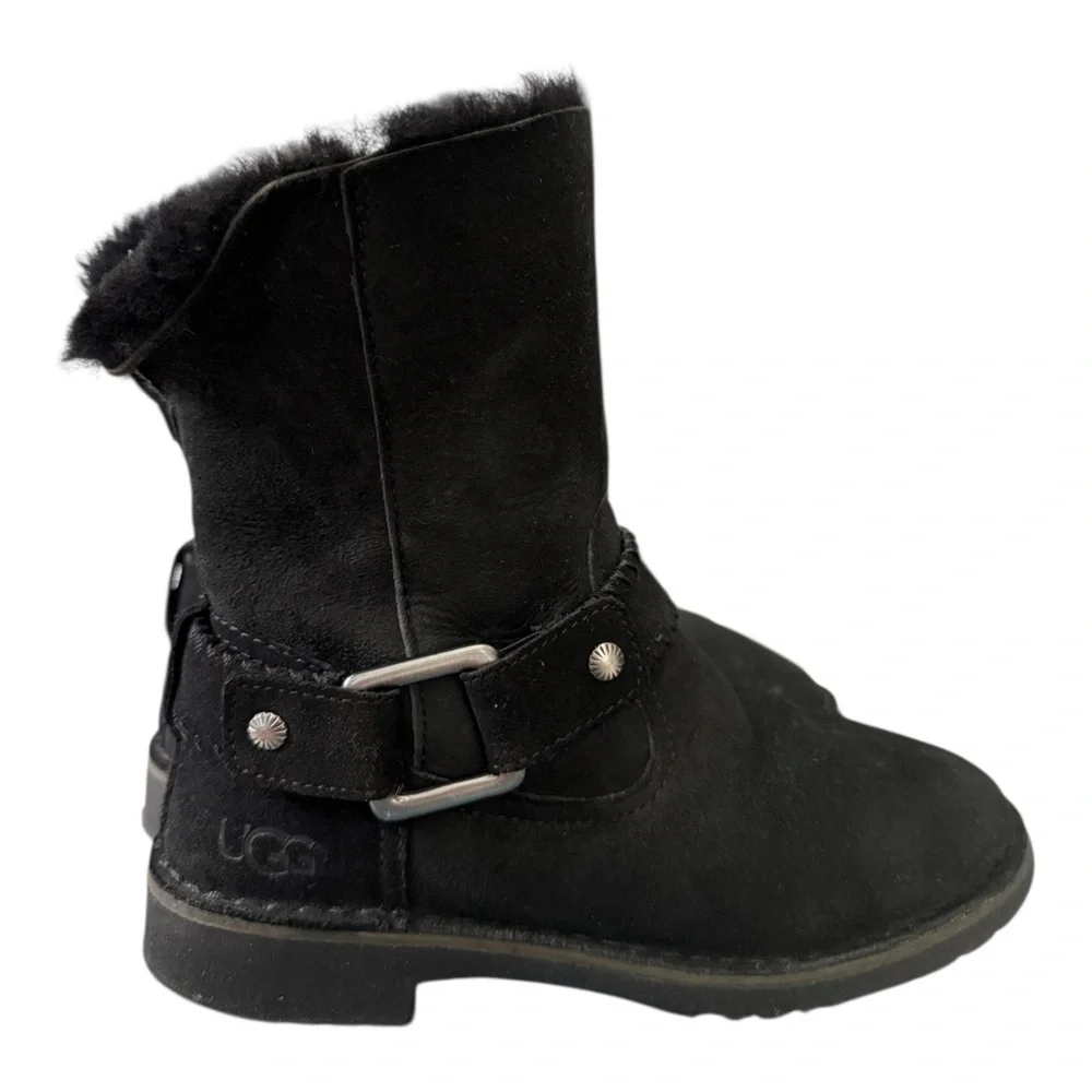 UGG Classic Cedric Black Suede Sheepskin Cuff ShortBoots Women’s Size 7 1012360